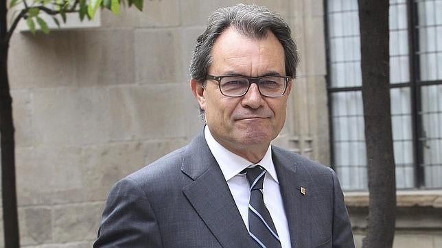 Mas diseña una web separatista para torpedear el diálogo con Rajoy