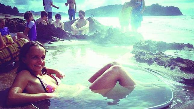 La extraña playa de aguas termales de Nueva Zelanda