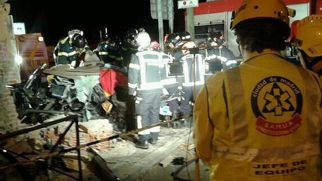 Estado en el quedó en vehículo que se empotró contra el doble muro de la Nunciatura