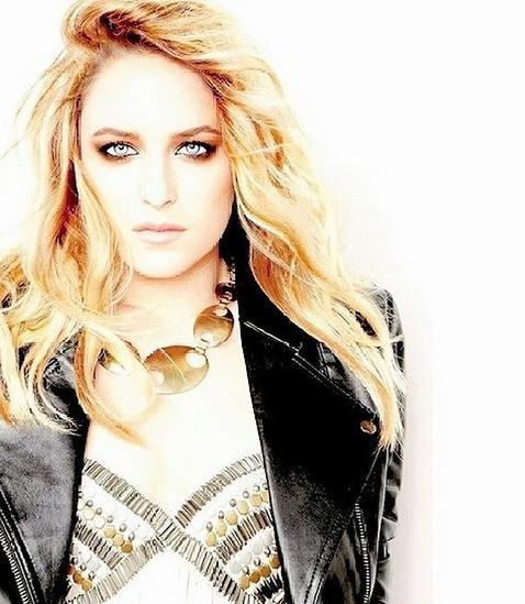 Dakota Johnson: «Si la relación que te hace feliz es sadomasoquista, genial»