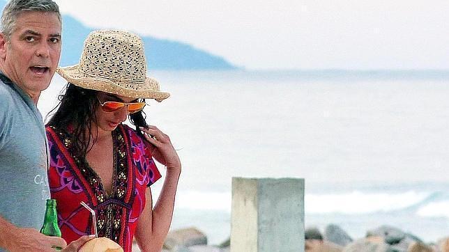 George Clooney, el «soltero de oro», se compromete con la abogada de Julian Assange, Amal Alamuddin