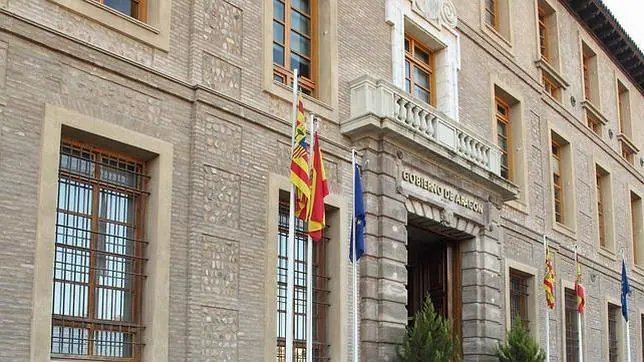 El Gobierno de Aragón tiene a nómina a más de 50.000 personas, pero más de la mitad no son funcionarios