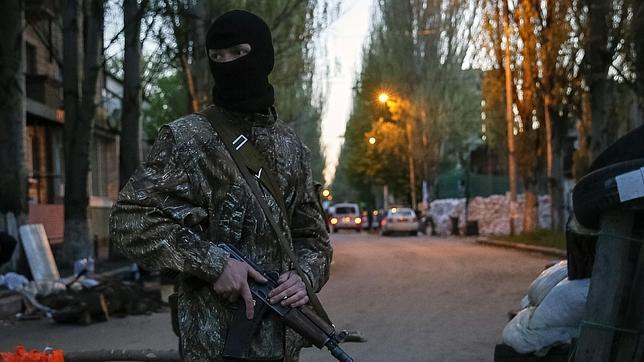 Los paramilitares suman a los civiles a la insurreción prorrusa