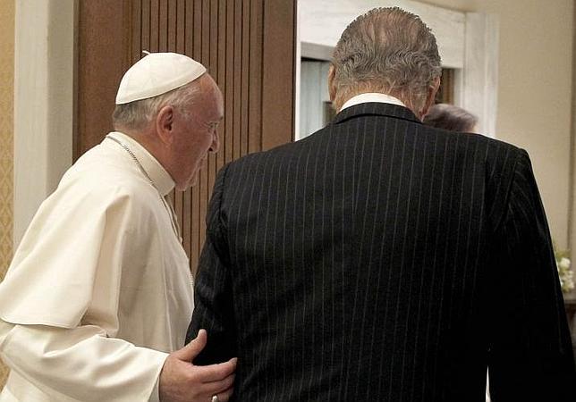 El Papa Francisco al Rey Juan Carlos: «El monaguillo primero»