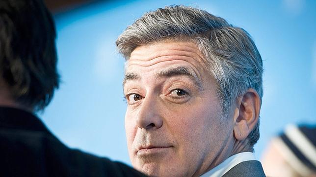 George Clooney pierde 100.000 euros frente a sus amigos por apostar que jamás se casaría