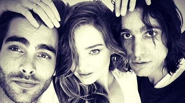 Miranda Kerr le da celos a Orlando Bloom con Jon Kortajarena
