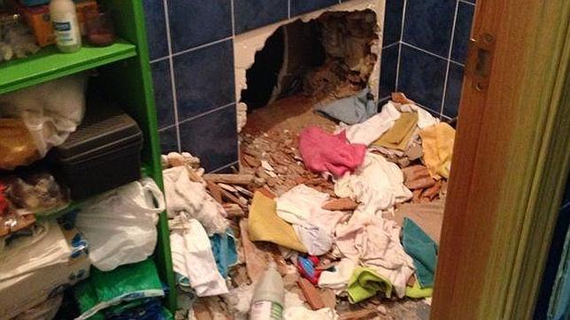 Tres butrones demantelan una joyería, una óptica y una tienda de ropa de bebés