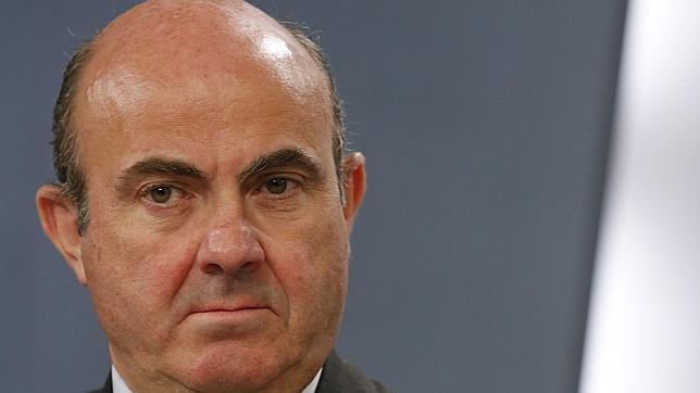 El Gobierno eleva la previsión de crecimiento del 0,7% al 1,2% para este año