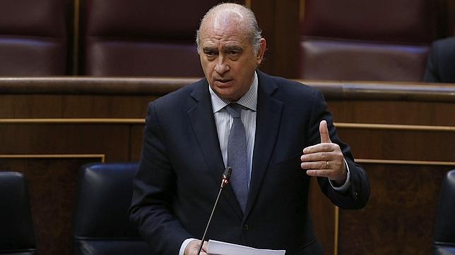 El ministro del Interior, tras ser insultado, teme la fractura social en Cataluña