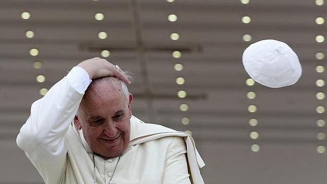 El Papa Francisco pide que san Juan Pablo II y san Juan XXIII ayuden a «profundizar en la pertenencia al Pueblo santo de Dios»
