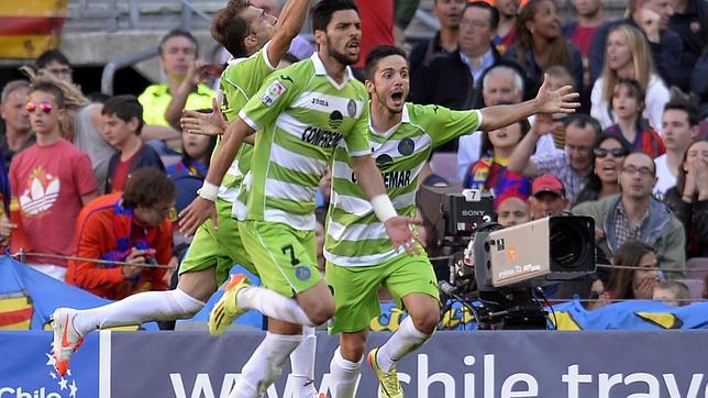 El Barça dice adiós a la Liga en el descuento