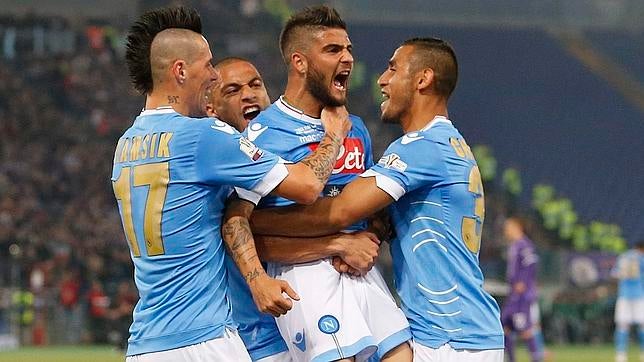 El Nápoles conquista una Copa marcada por los incidentes