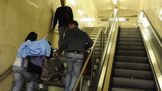 El Metro mejora el mantenimiento de sus escaleras mecánicas