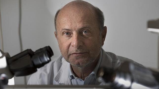 Pedro Jaén: «Un día bastará una pastilla para protegernos del sol»