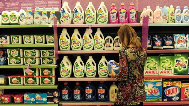 La confianza del consumidor repunta en abril a niveles de antes de la crisis