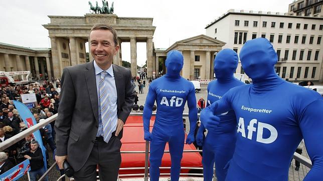 Bernd Lucke, líder del AfD, en 2013 en la Puerta de Brandenburgo