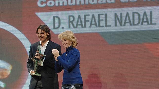 Esperanza Aguirre entregó en 2008 el Premio Internacional del Deporte de la Comunidad, en su primera edición, a Rafa Nadal