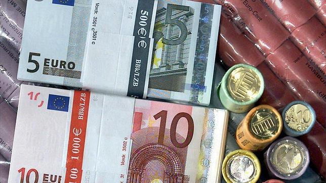 Los billetes usados contienen 26.000 bacterias perjudiciales para la salud