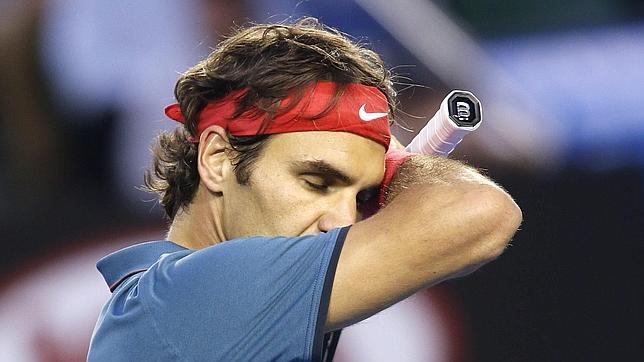 Federer se da de baja en Madrid