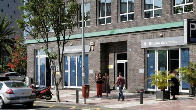 Canarias, entre las regiones donde menos se reduce el paro durante el mes de abril