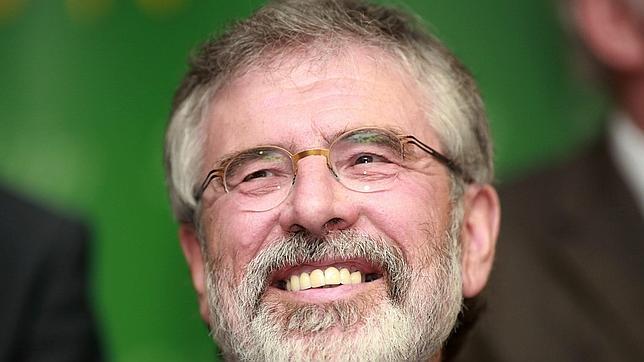 «A las órdenes de Gerry Adams, el IRA puso bombas y asesinó»