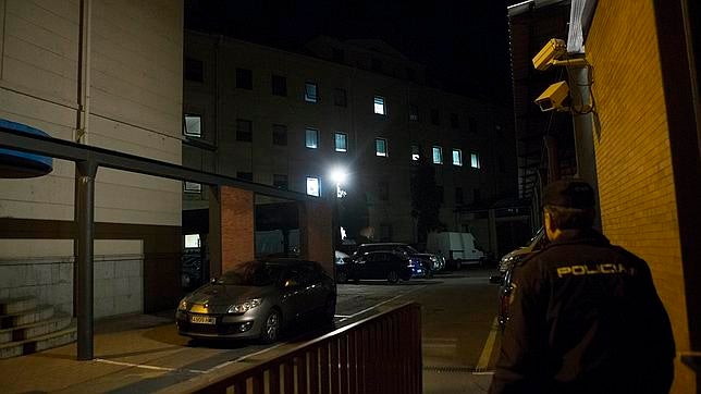 Los investigadores se muestran convencidos de que fue la madre quien apretó el gatillo