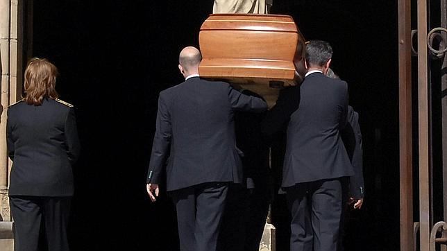 Bildu boicotea en Álava un minuto de silencio en memoria de Isabel Carrasco