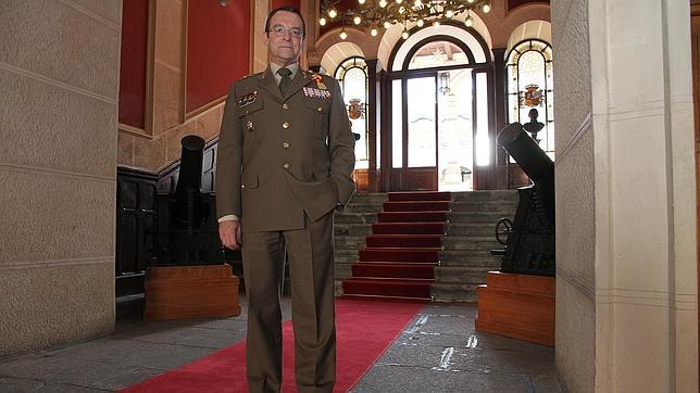 «Tenemos que conseguir que no se vea al Ejército anclado en el pasado»