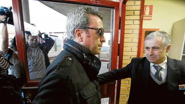 Dos presos, «paparazzi» de Ortega Cano en la cárcel