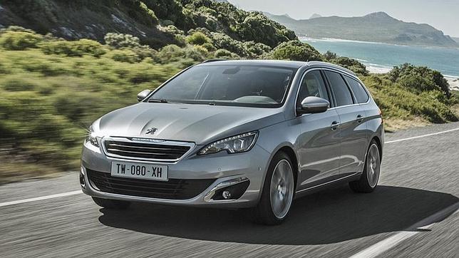 El Peugeot 308 recibe el premio «Coche del Año en Europa 2014»