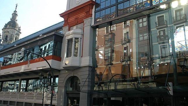 Fachada del mercado de la Ribera