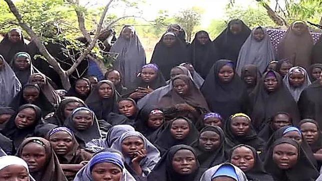 Nigeria cree que las 100 niñas secuestradas están divididas en varios grupos por todo el país