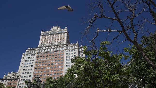 Podrán demoler el interior del Edificio España y mantener sólo las fachadas