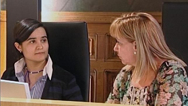 La policía local de León y su amiga: «Tomamos café, pero no quedamos»