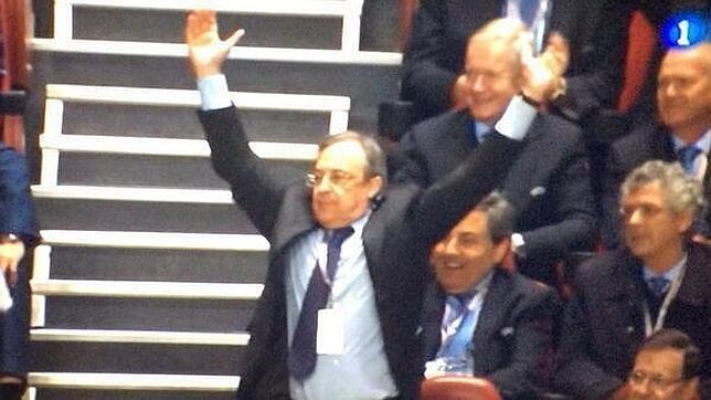 La alegría desbordada de Florentino Pérez