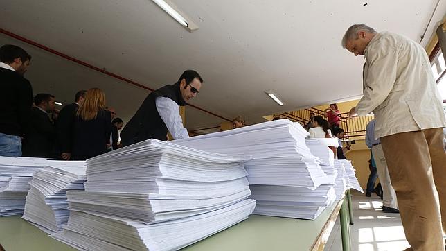 El PP arrasa en Valencia y Madrid capital pese a la pérdida de votos y ERC gana en Barcelona