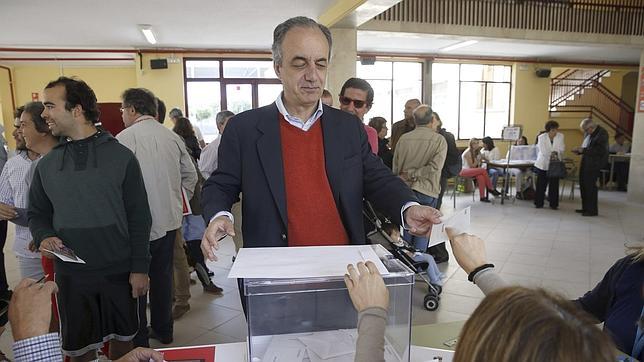 Feijóo: «El PPdeG mantiene un liderazgo claro pese a llevar cinco años de gobierno»