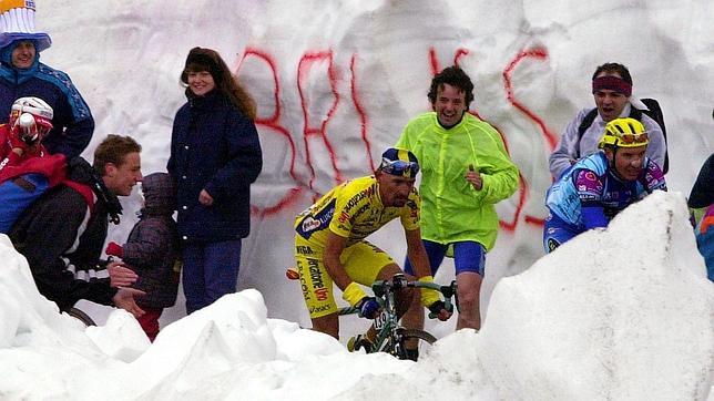 La nieve y dos colosos para decidir la carrera