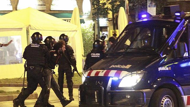 Espadaler ve «indigno» relacionar el cese del jefe de los Mossos con los altercados de Can Vies