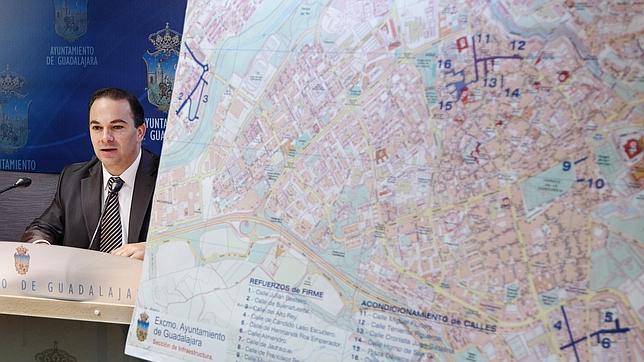 Vuelve este verano la «Operación asfalto» a una decena de calles de la ciudad