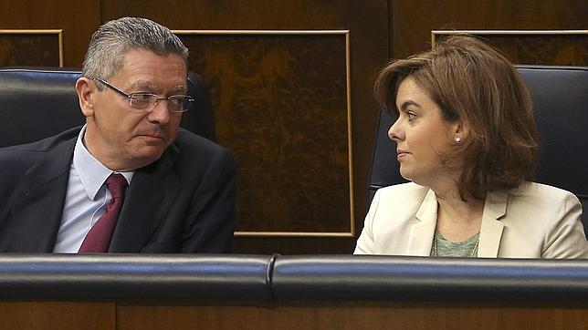 Santamaría recuerda que el PSOE inició el recorte de la justicia universal en 2009