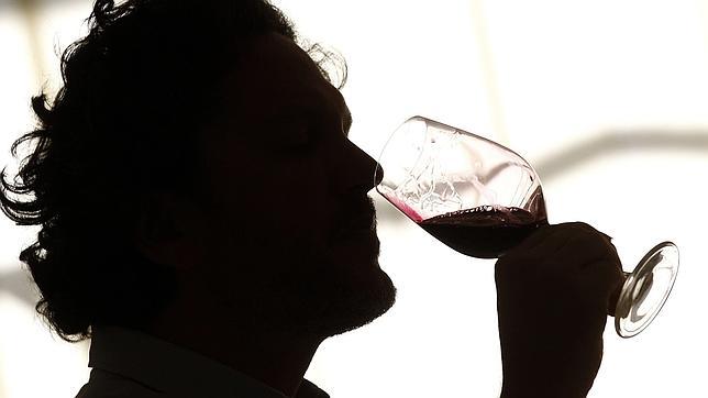 El vino tinto tiene bastante más calorías de lo que parece