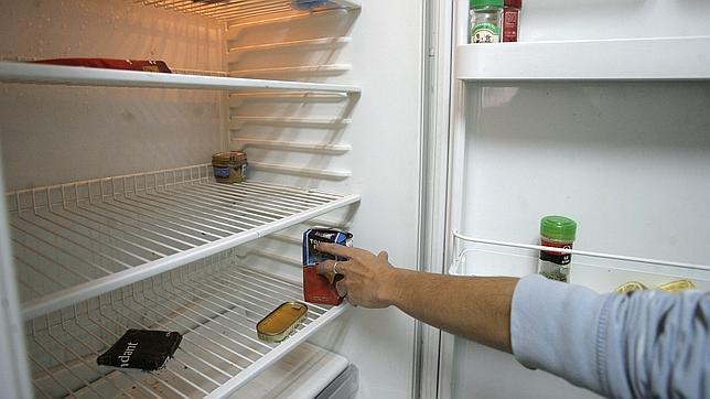 Así se limpia (a fondo) un frigorífico