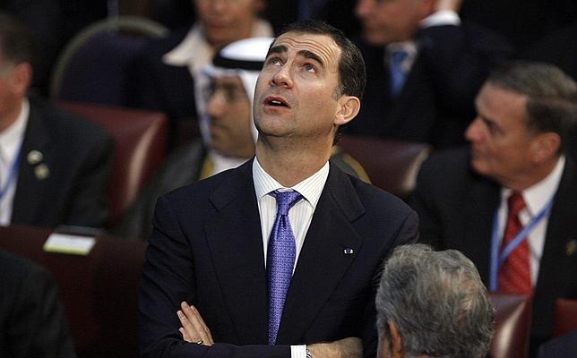 Don Felipe reacciona ante el terremoto de 7,2 grados registrado en Valparaiso mientras juraba el presidente de Chile