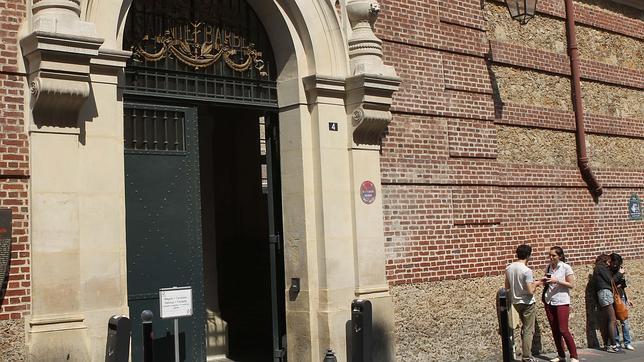 Puerta de entrada al Colegio San Ignacio de Loyola