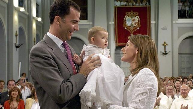 Los Príncipes de Asturias presentan a Leonor, su primera hija, en la Basílica de Atocha