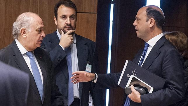 España insiste en pedir ayuda financiera a la UE para afrontar la presión migratoria