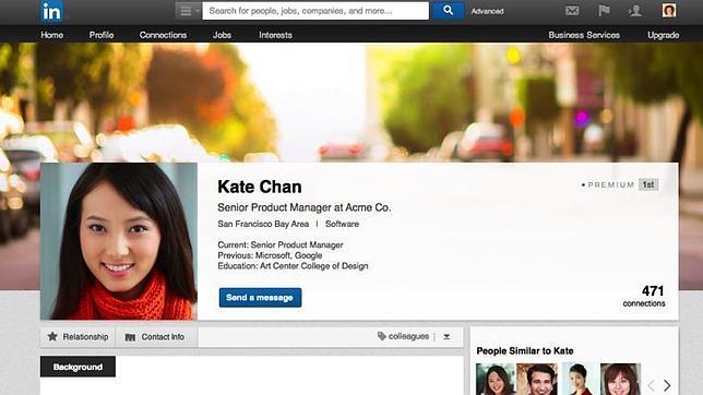 LinkedIn también «copia» a Facebook con su nuevo diseño de perfiles