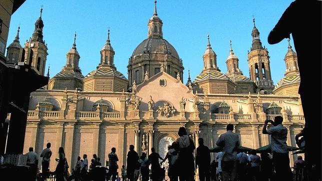 La Basílica del Pilar estrena un reforzado sistema de seguridad tras el atentado de octubre