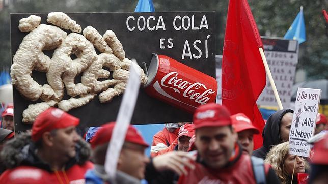 La embotelladora española de Coca Cola firma un contrato único por 20 años con la matriz